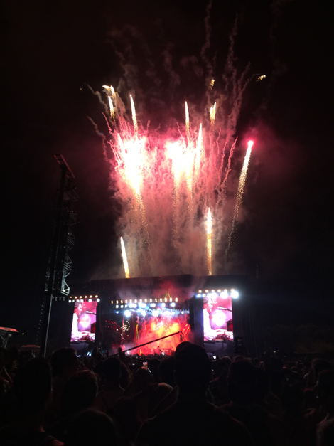 Illustration for article titled Lollapalooza 2015: Scantily clad teens, evacuations, and Paul McCartney